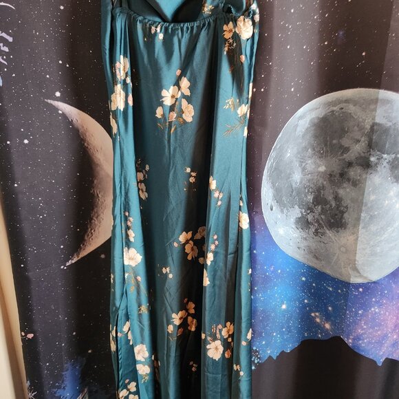 (Ross) floral green bodycon dress size medium - Picture 2 of 3